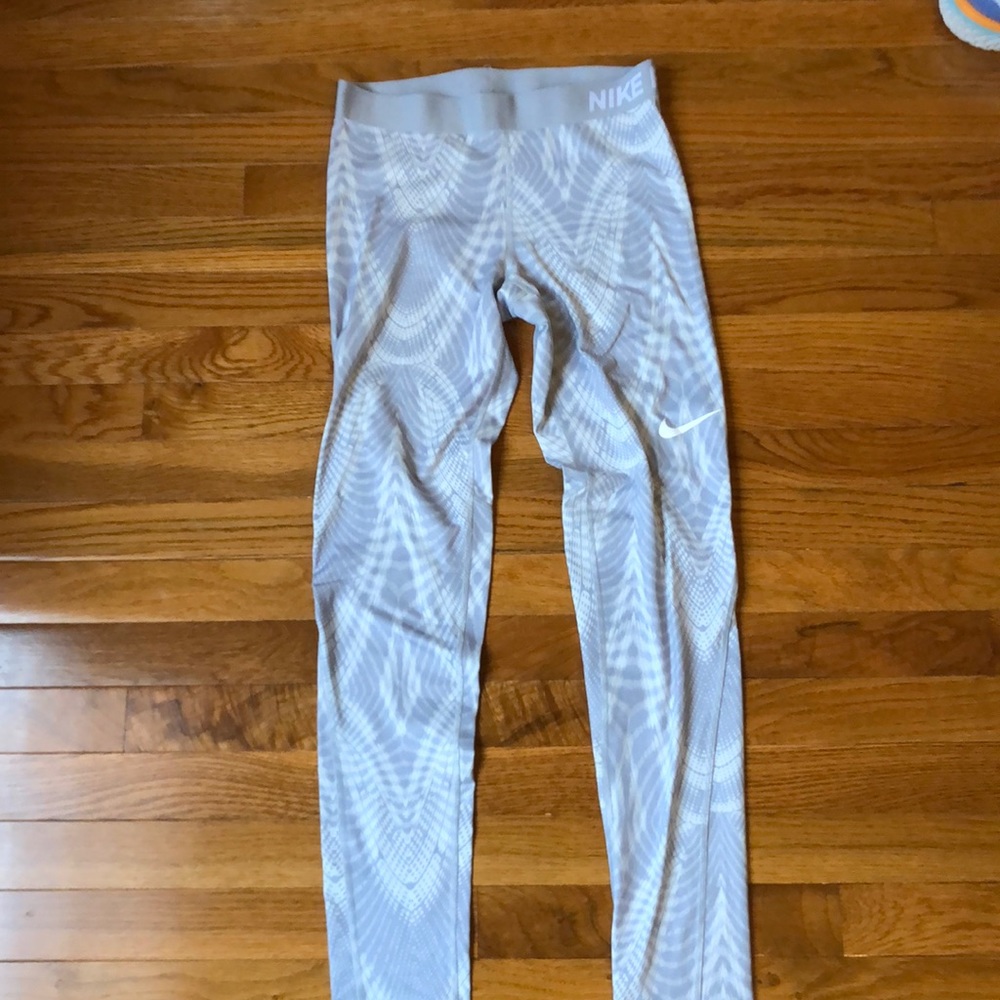 Nike pro pattern leggings